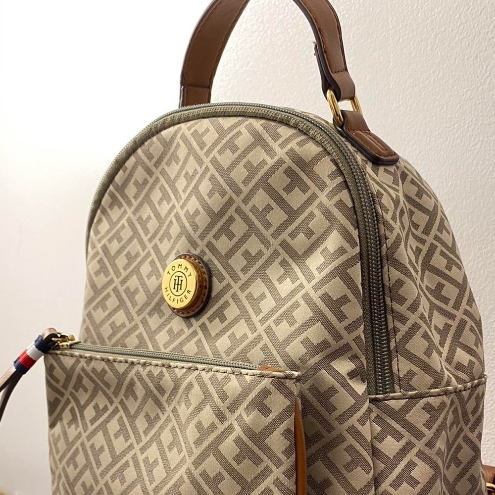 Tommy Hilfiger Back Pack in Tan 🤎